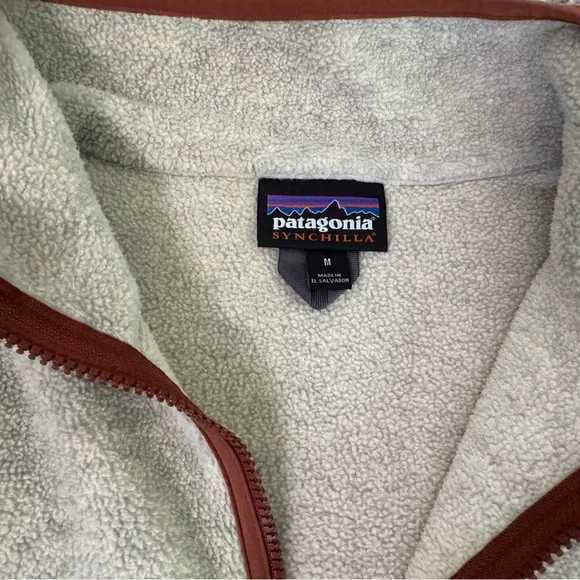 Patagonia Women’s Synchilla Fleece Marsupial Pullover - Picture 2 of 3